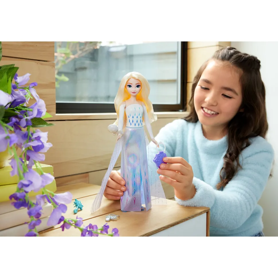 Disney Frozen Spin & Reveal Elsa Doll New